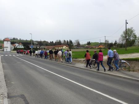 Pohod po novozgrajenih pločnikih 40